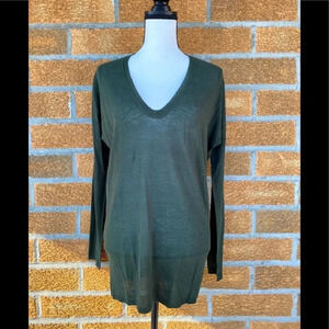 Vince long v neck sweater sz small